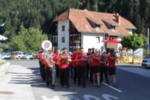 Jutranja budnica v izvedbi Godbe ZSD